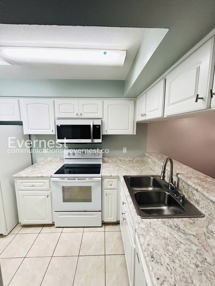 2998 Bonaventure Cir #104 - Photo 2 of 27