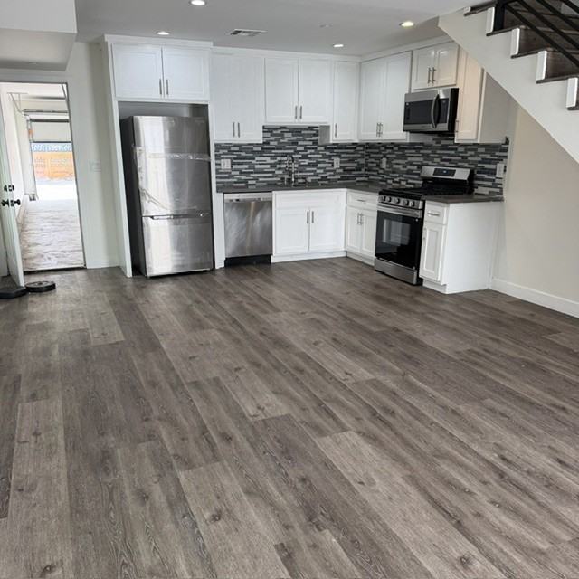 5874 Towne Ave - Photo 2 of 11