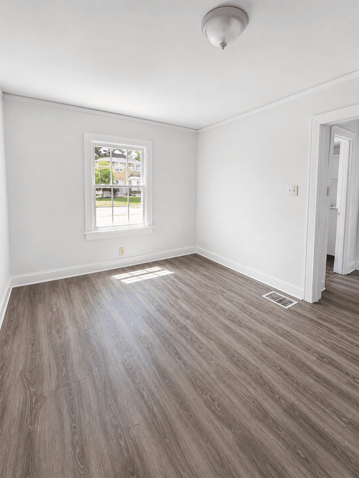 1004 Linda Vista Ave #1 - Photo 4 of 6