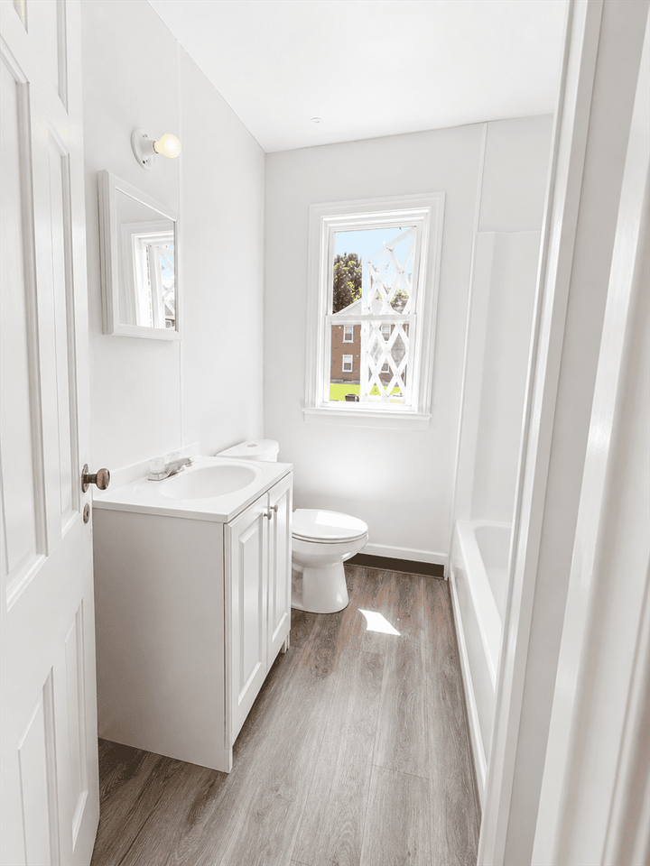 1004 Linda Vista Ave #1 - Photo 5 of 6