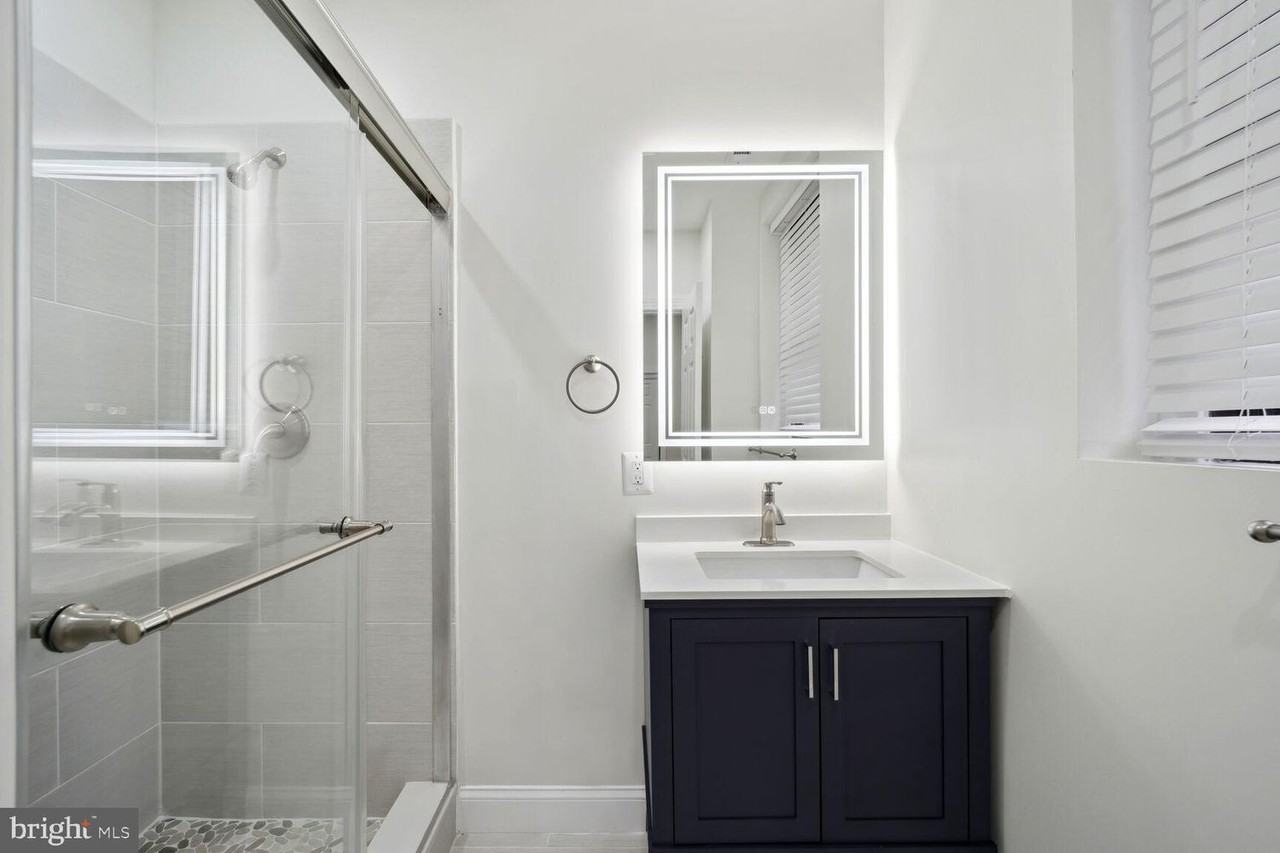 1921 19th St Nw #20 - Photo 4 of 8