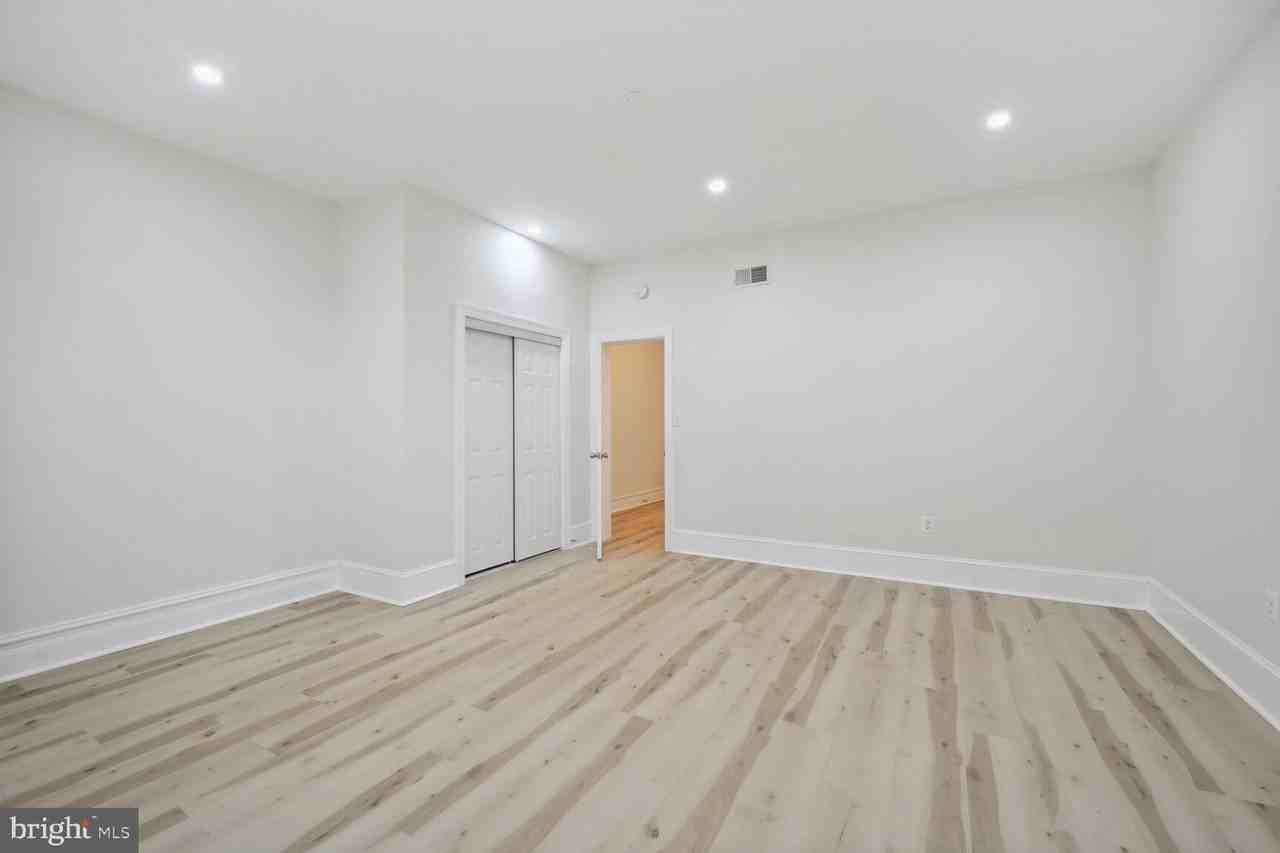 1921 19th St Nw #20 - Photo 5 of 8