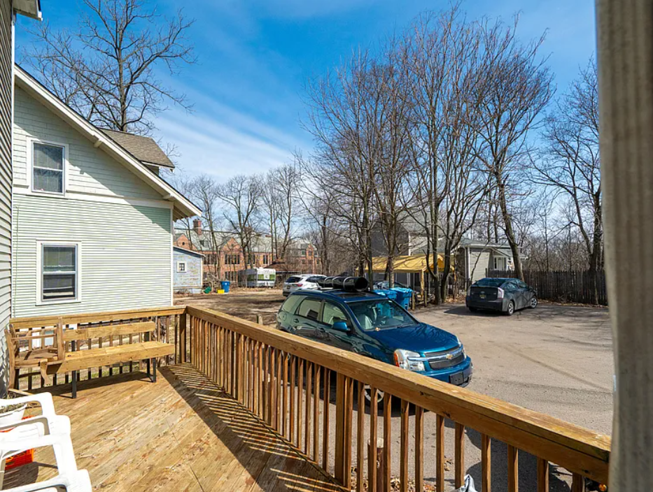 811 Oakland Dr #6 - Photo 2 of 4