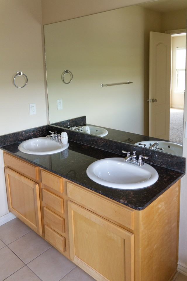 605 Sw Loudon Dr #1 - Photo 5 of 7