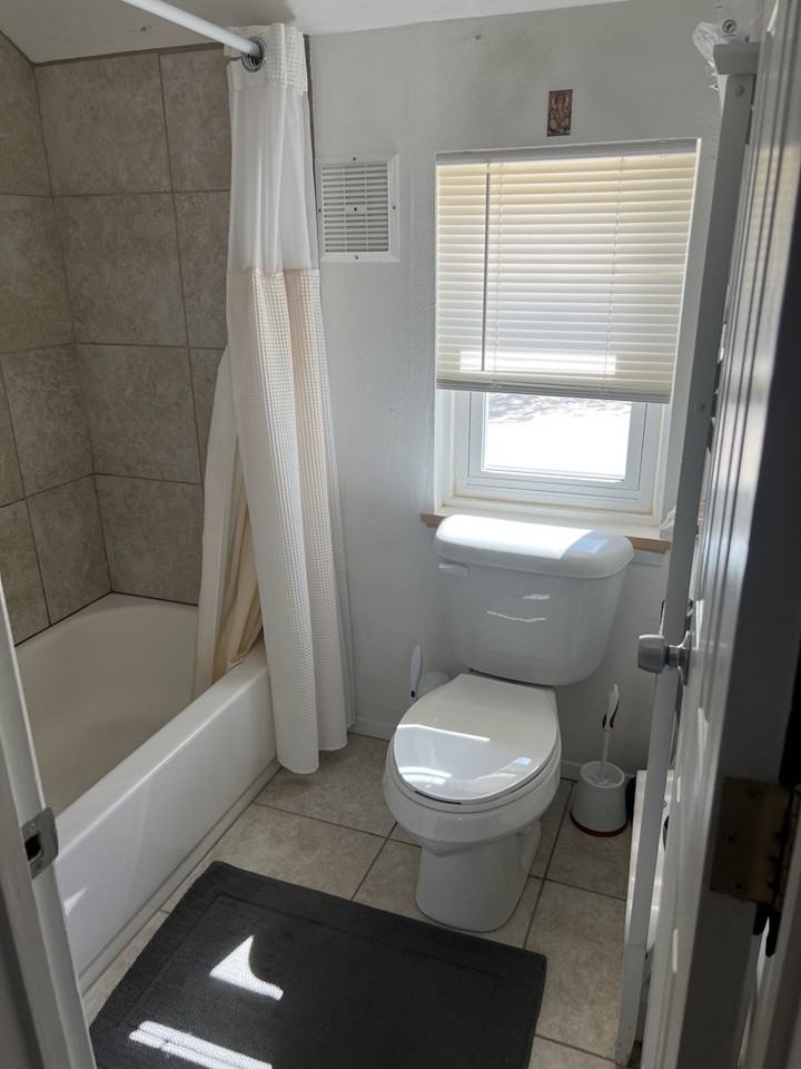 1083 Sunshine Way #NA - Photo 4 of 8