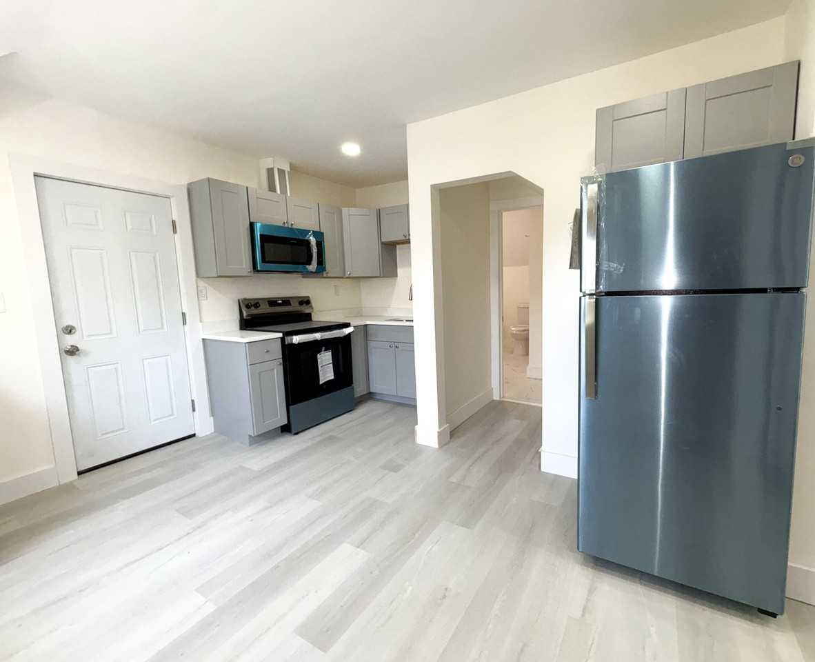 930 S Franklin St #2 - Photo 3 of 5
