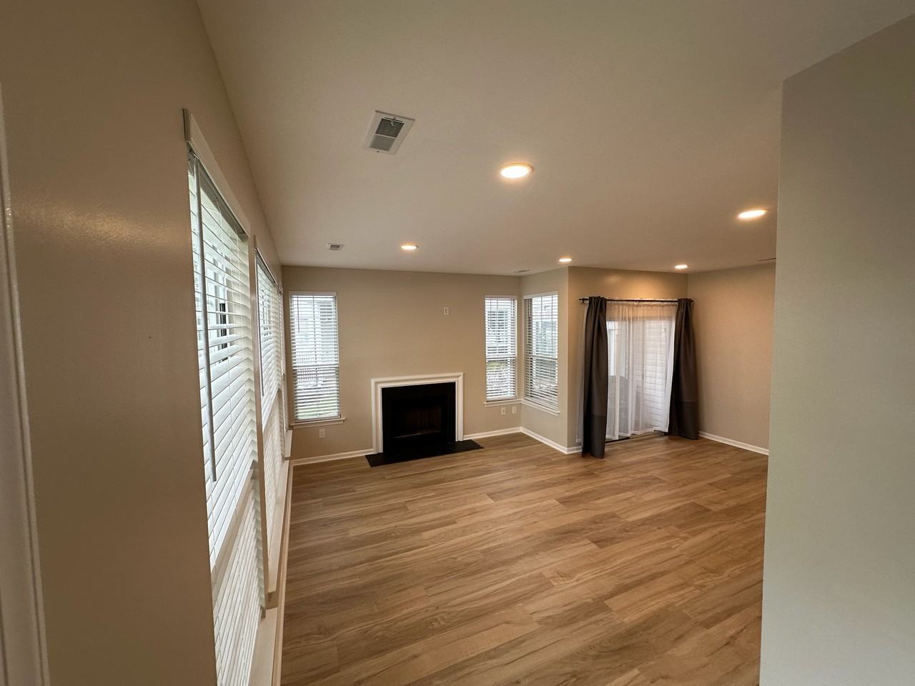 11103 Cornerstone Dr #21 - Photo 2 of 34