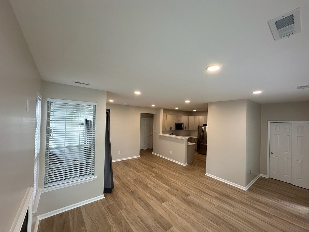 11103 Cornerstone Dr #21 - Photo 3 of 34