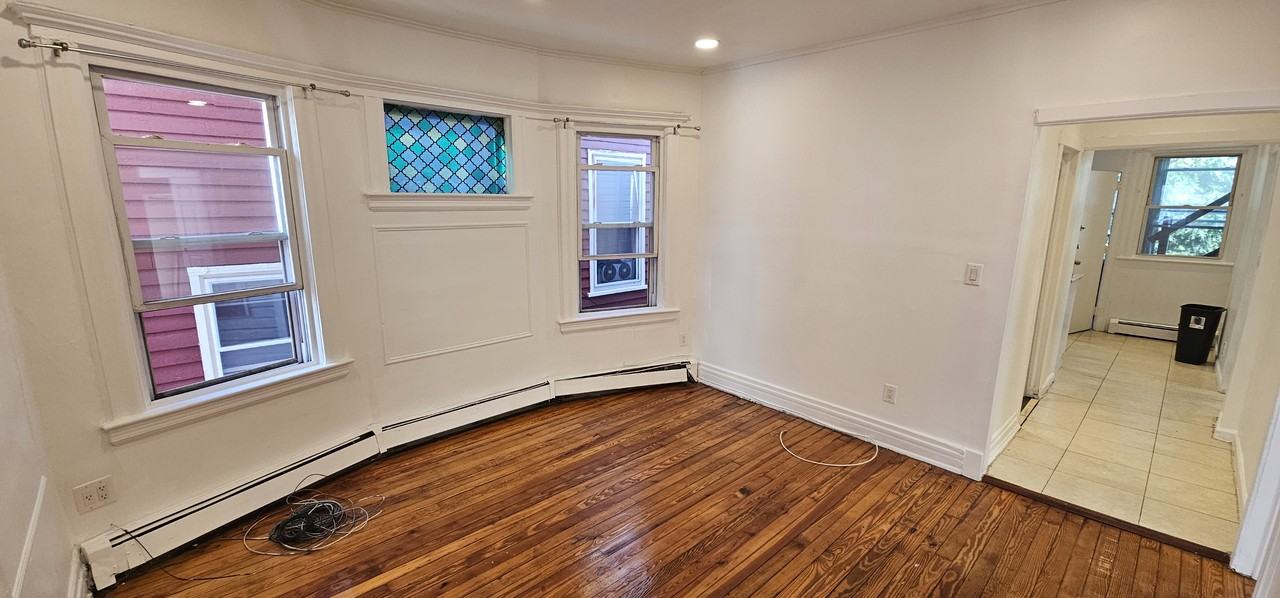 192 N 17th St #NA - Photo 2 of 20