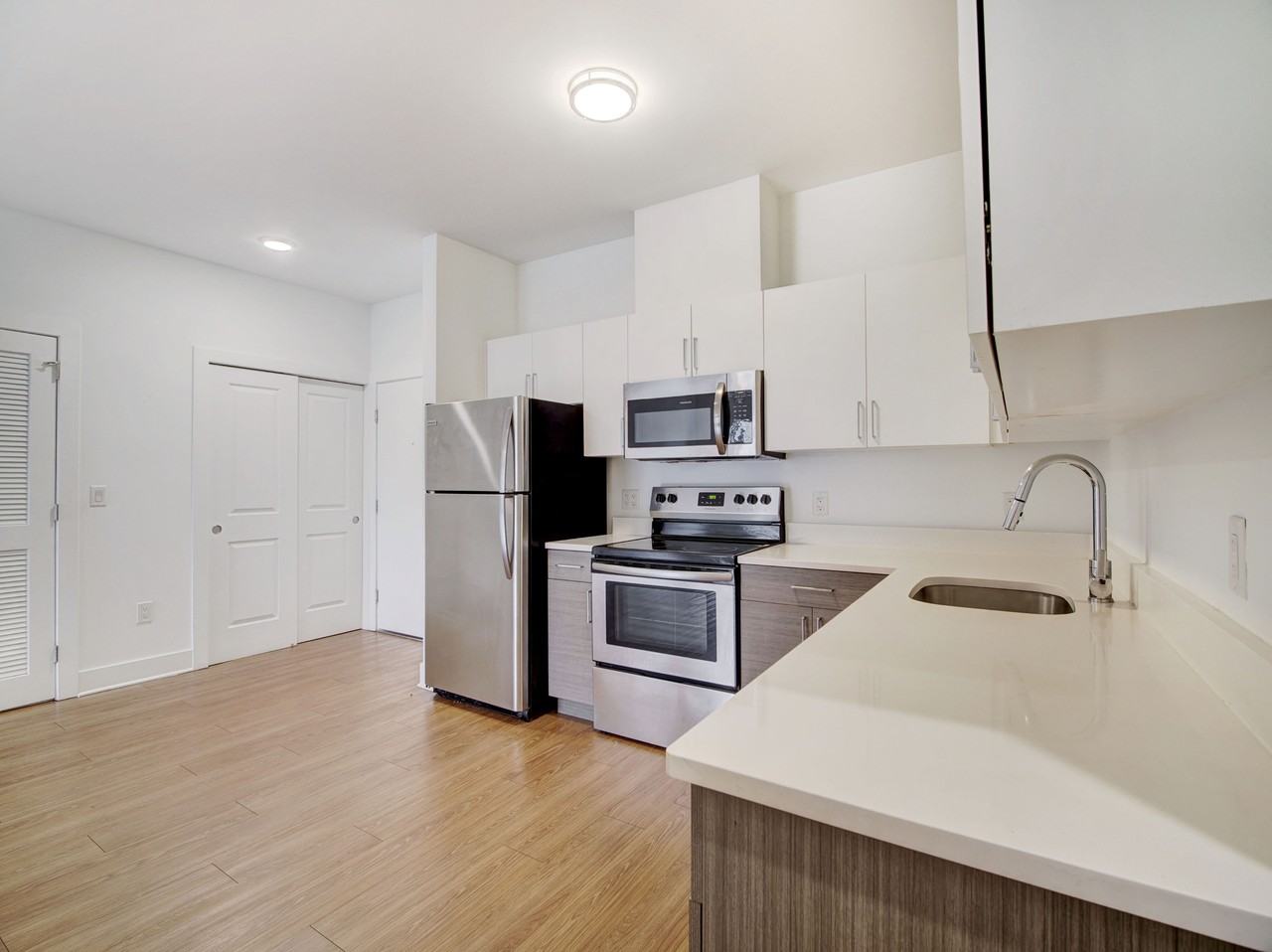 429 Bergen Ave #409