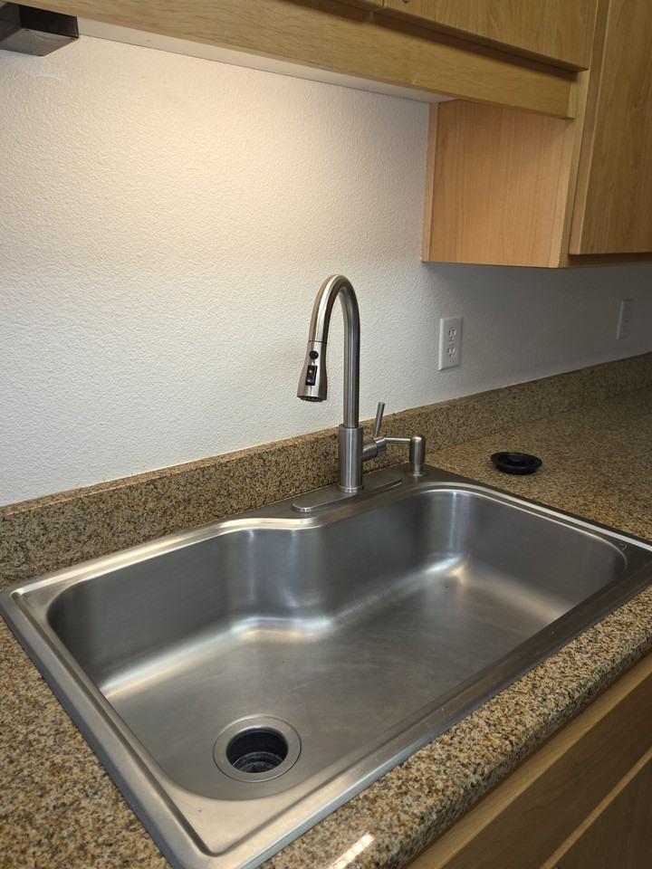 1585 Distinctive Ct S #1585 - Photo 4 of 11