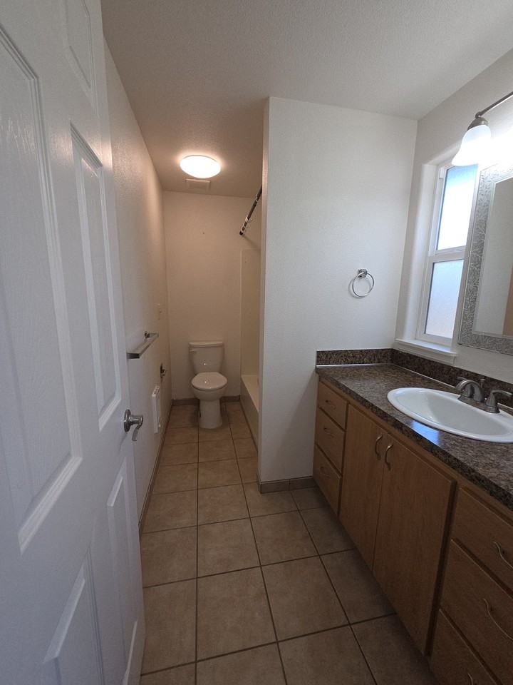 1585 Distinctive Ct S #1585 - Photo 7 of 11