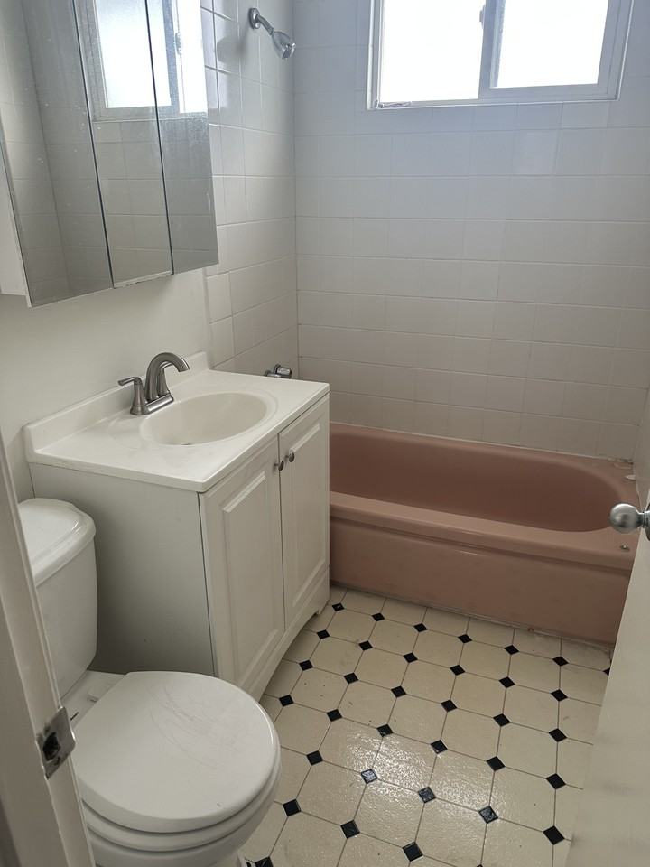 1934 S Holt Ave #4 - Photo 3 of 10