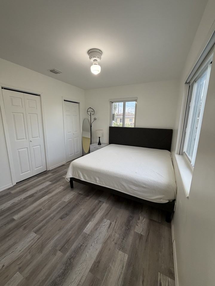 407 S 24th Ave #2 - Photo 2 of 14