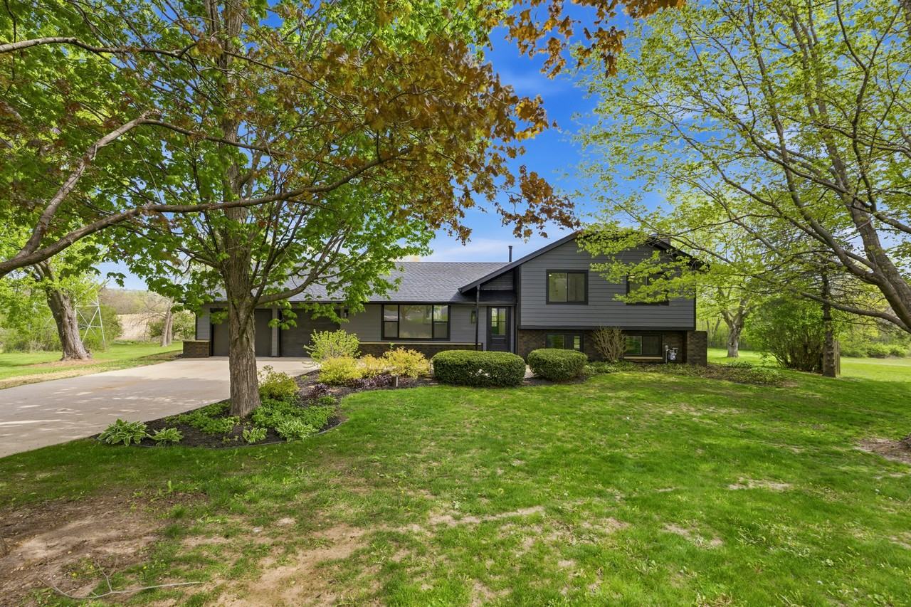 W309S10340 Knoll Ct #NA - Photo 2 of 27