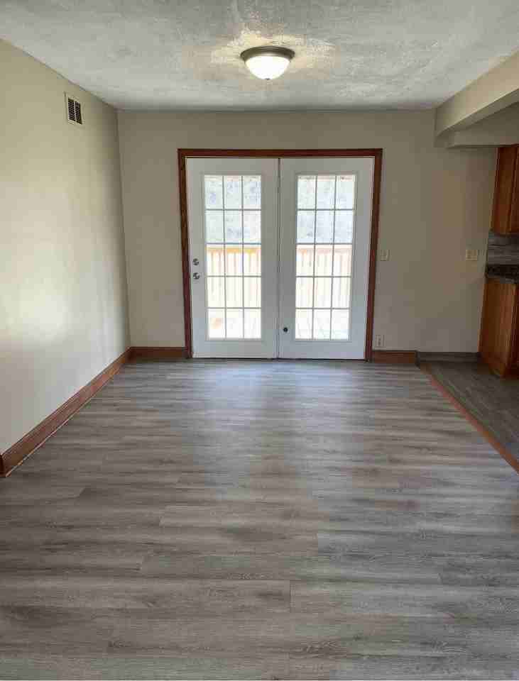 1540 Linden Ave #NA - Photo 2 of 11