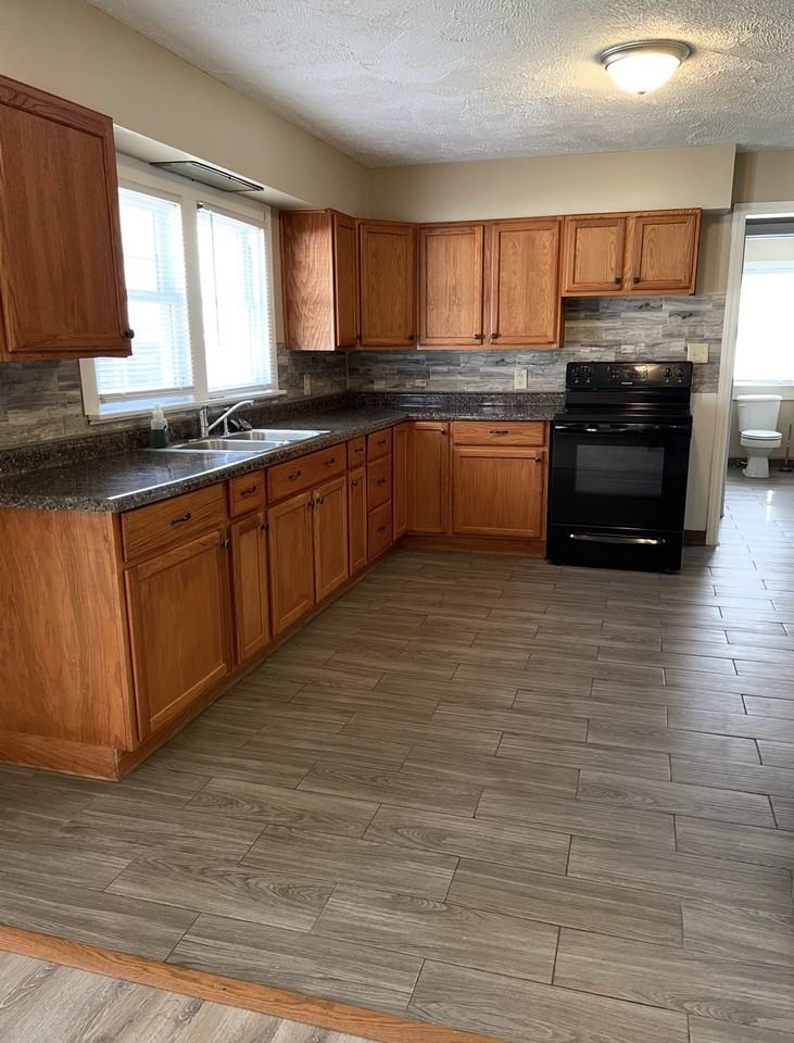 1540 Linden Ave #NA - Photo 3 of 11