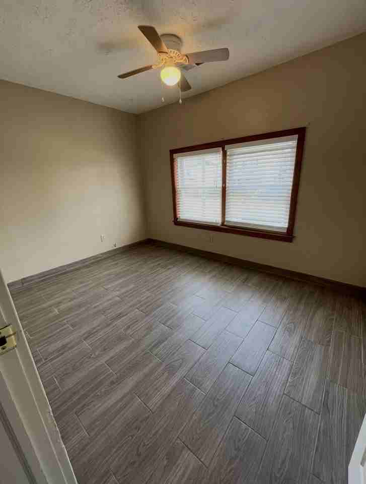 1540 Linden Ave #NA - Photo 5 of 11