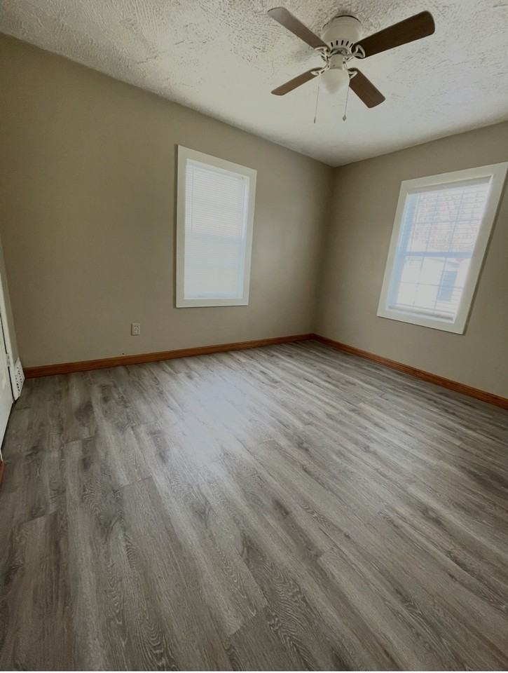 1540 Linden Ave #NA - Photo 7 of 11