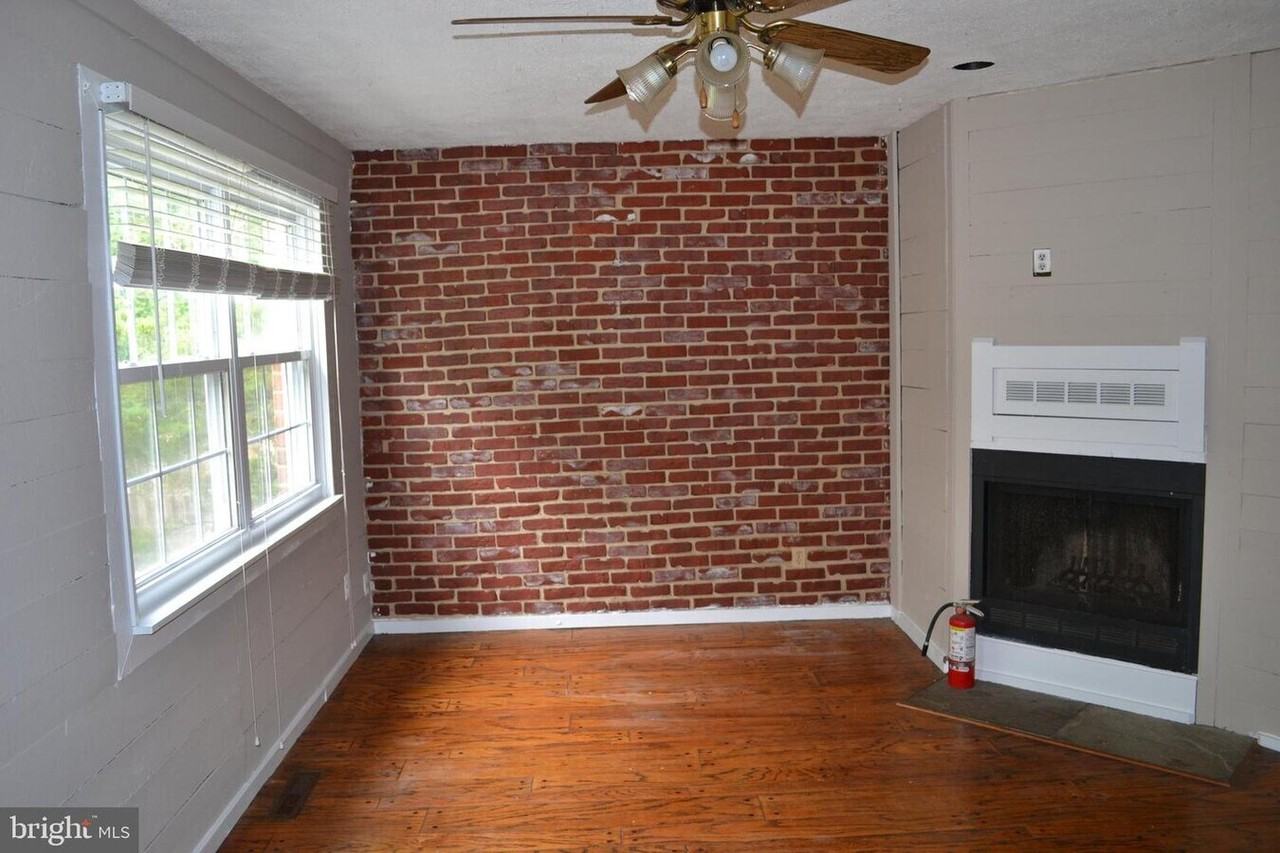 302 Hometown Way - Photo 7 of 31