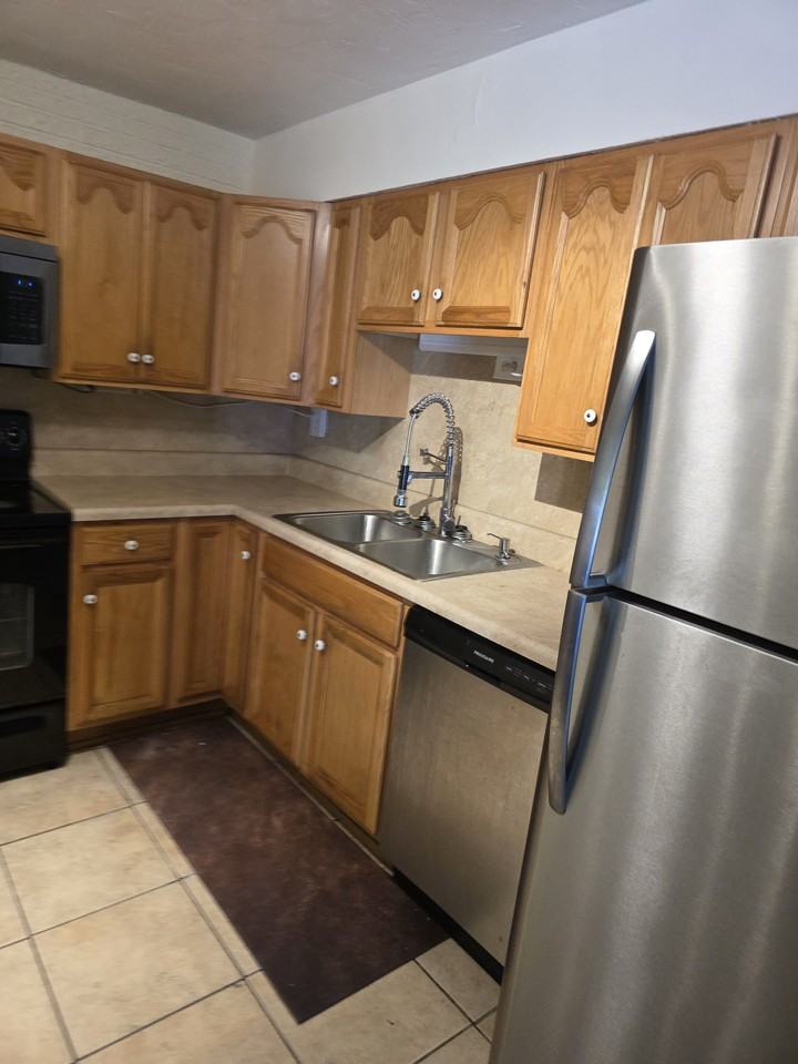 5701 Mckinley St #4 - Photo 7 of 10