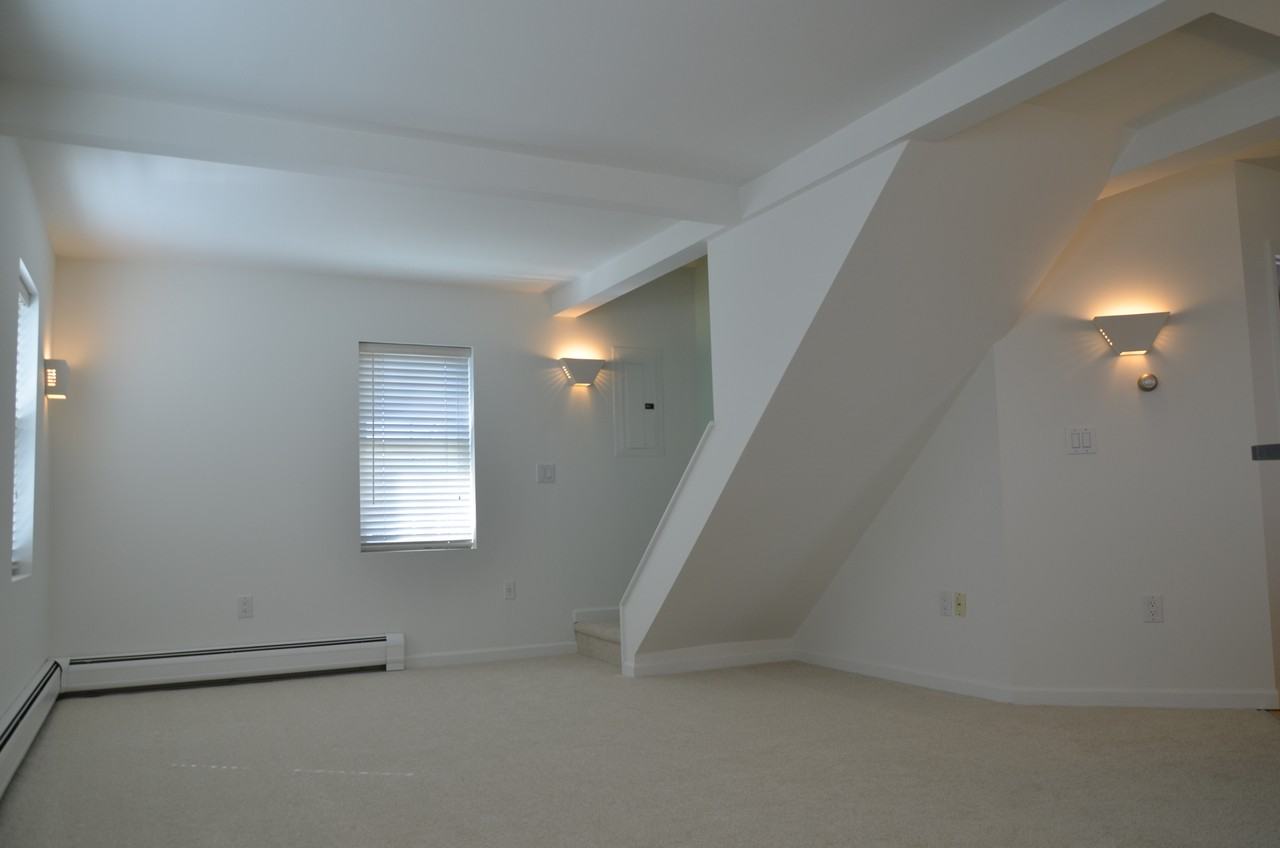 18 Berrian Pl #B - Photo 4 of 27