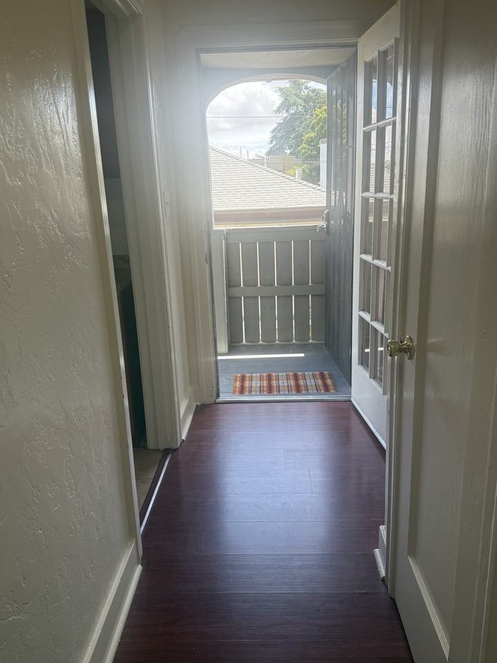 915 Napa St #NA - Photo 3 of 6