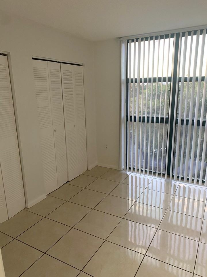 11750 Sw 18th St #505 - Photo 2 of 9