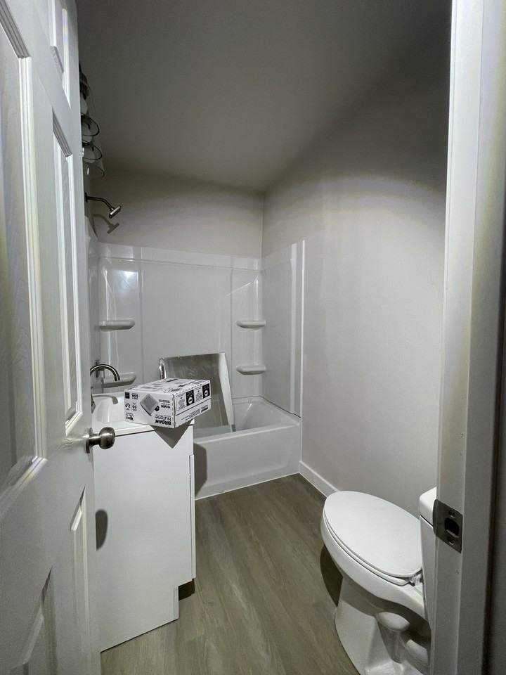 521 W Blair St #2 - Photo 3 of 12