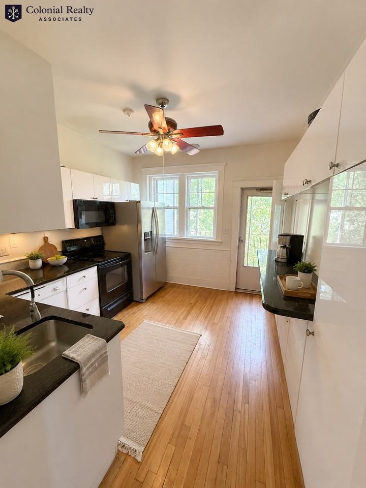 415 Washington St #6 - Photo 4 of 46