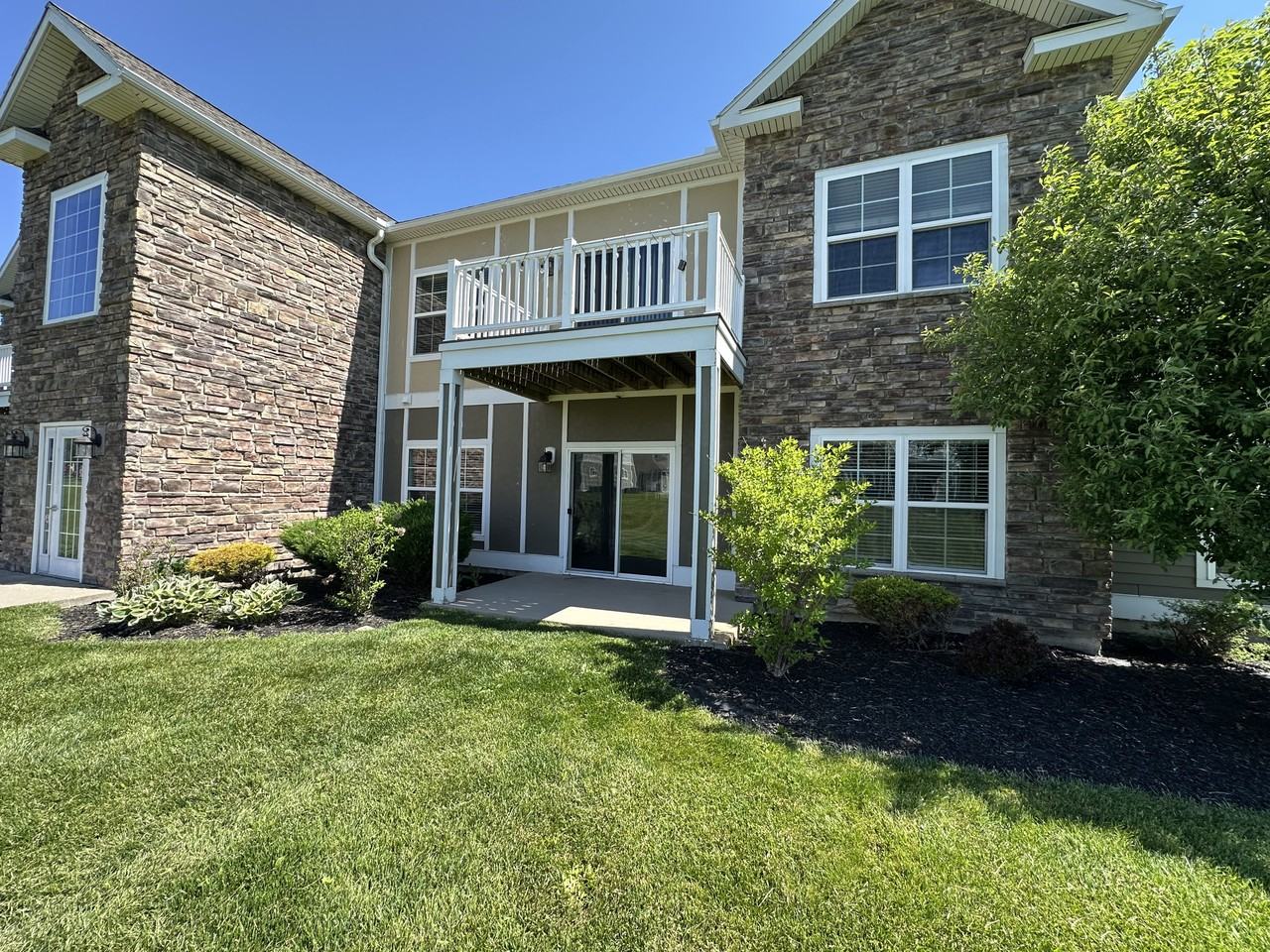 7811 Merrick Rd #302 - Photo 3 of 17