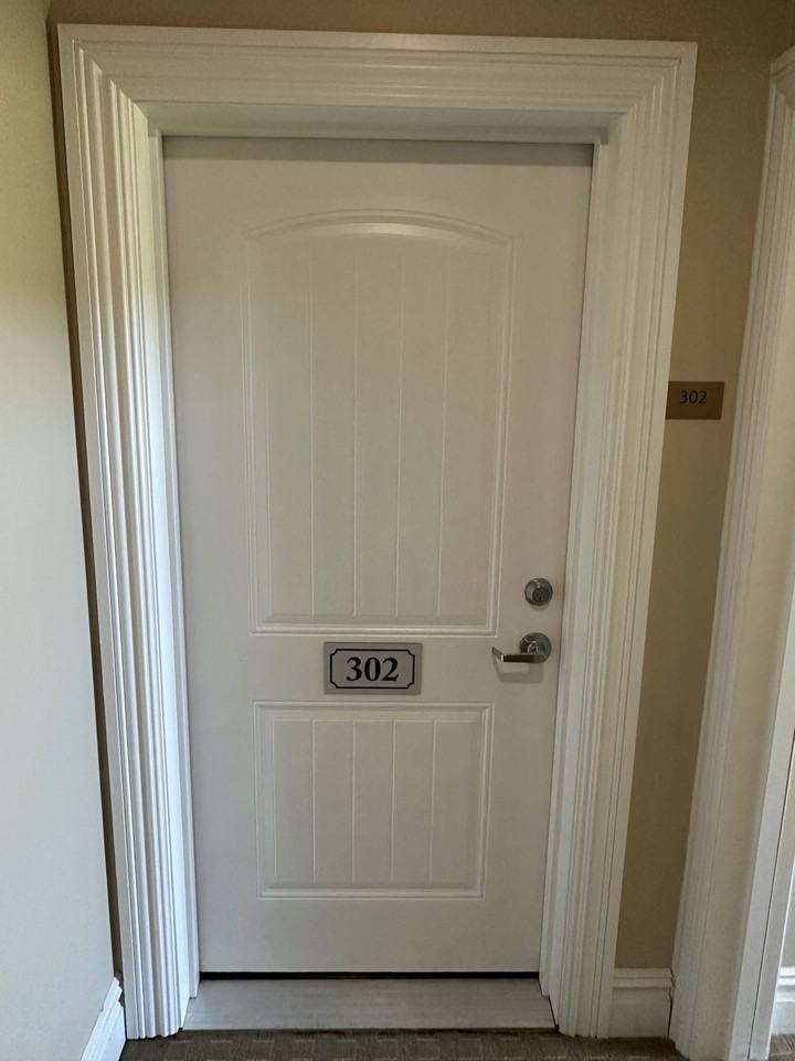 7811 Merrick Rd #302 - Photo 4 of 17