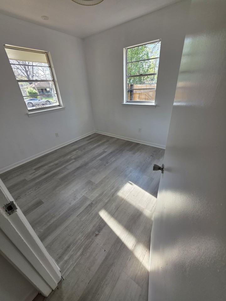 10224 Jana Dr #NA - Photo 2 of 11
