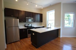 1801 W School St #3R - Photo 1 of 1