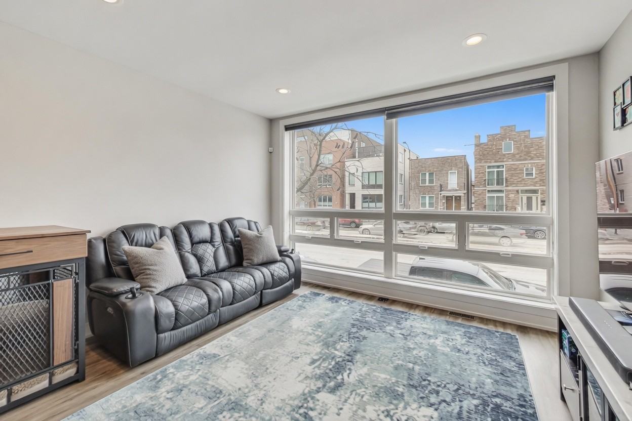 2745 N Ashland Ave #1 - Photo 7 of 19