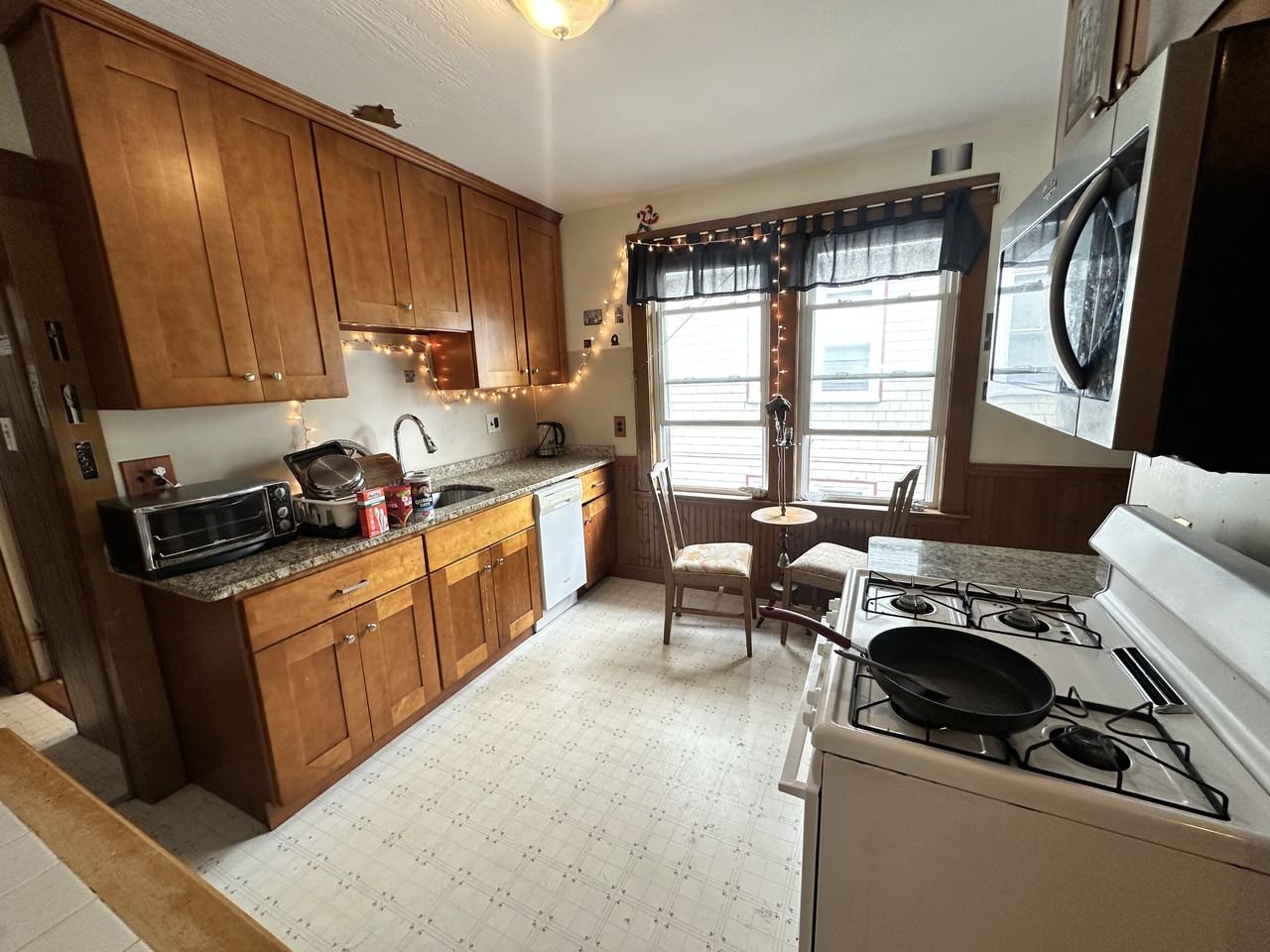 142 W Adams St #2 - Photo 6 of 17