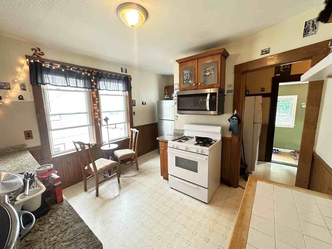 142 W Adams St #2 - Photo 7 of 17