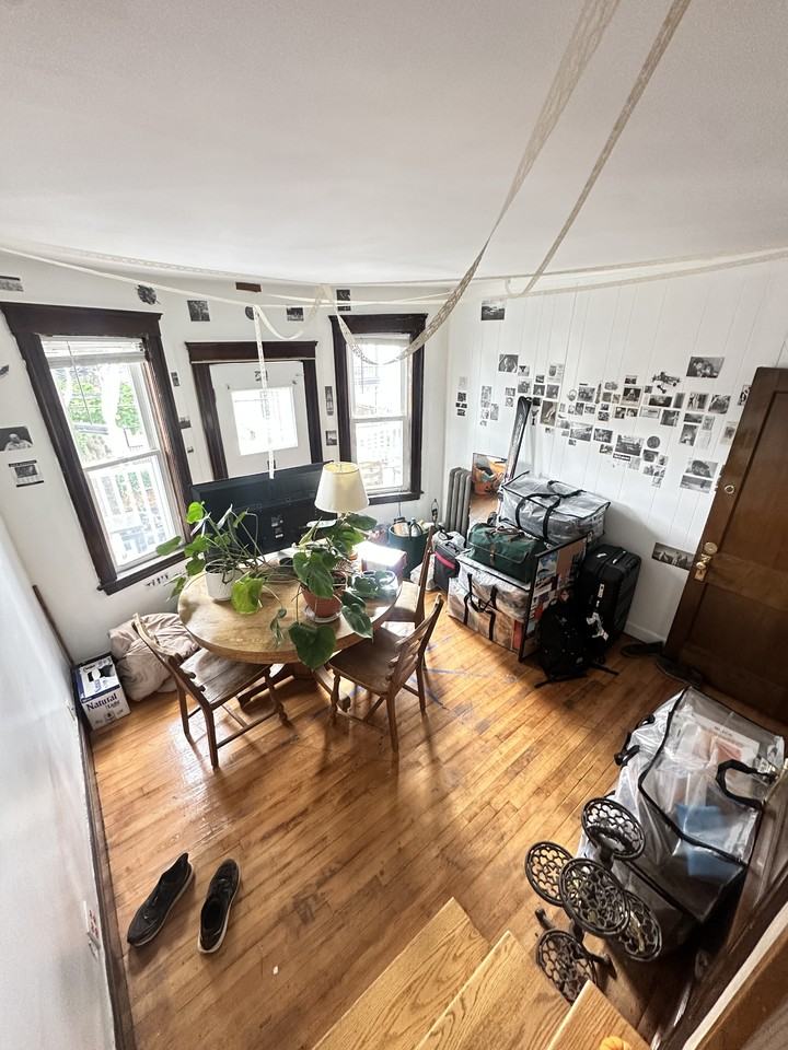 142 W Adams St #2 - Photo 7 of 16