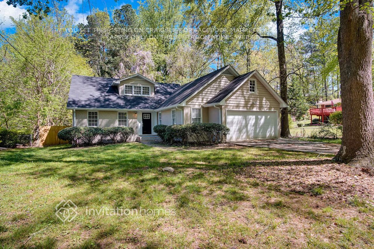 2405 Old Colony Rd - Photo 2 of 32