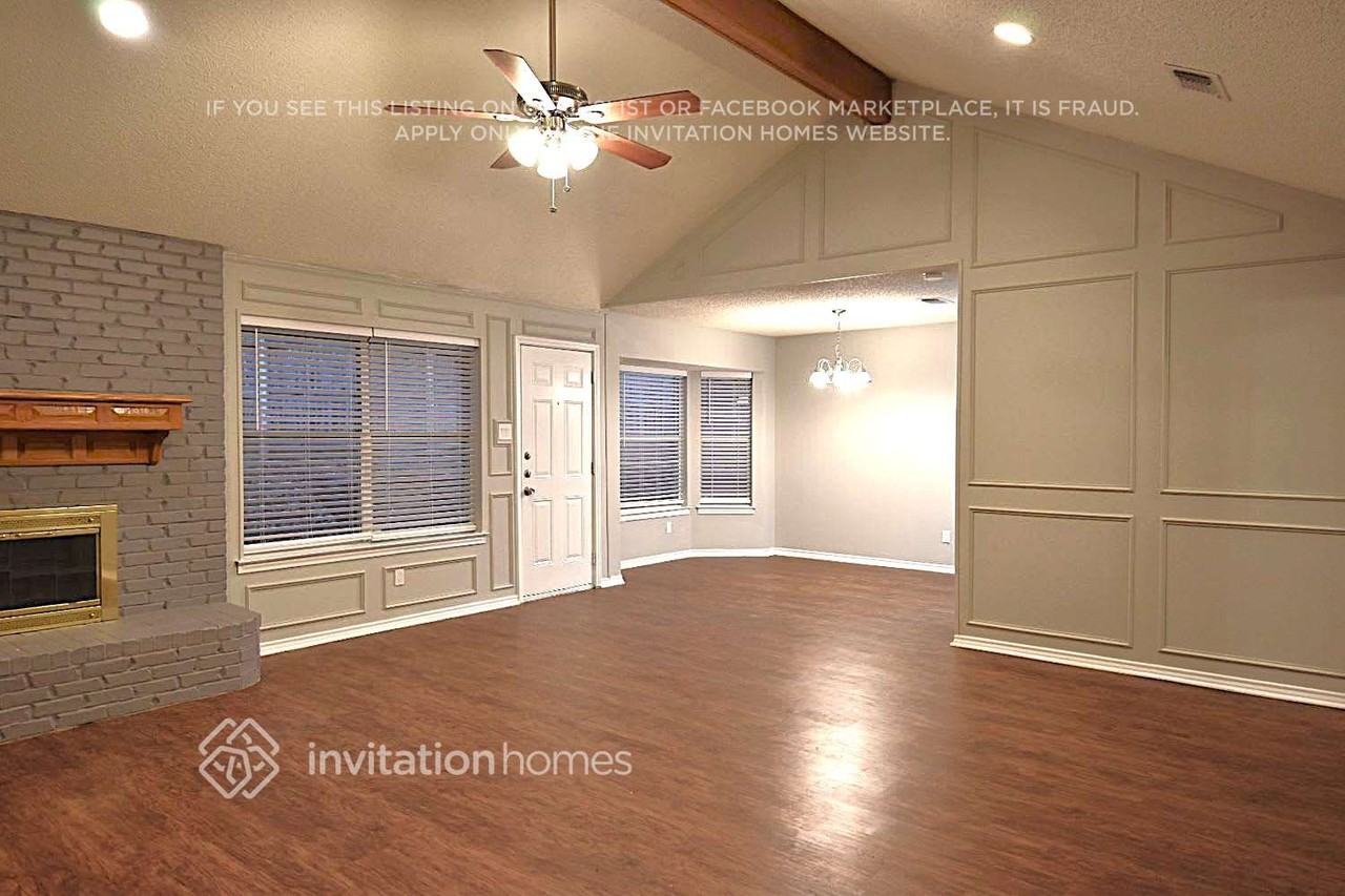 3908 Helmsford Dr - Photo 2 of 18