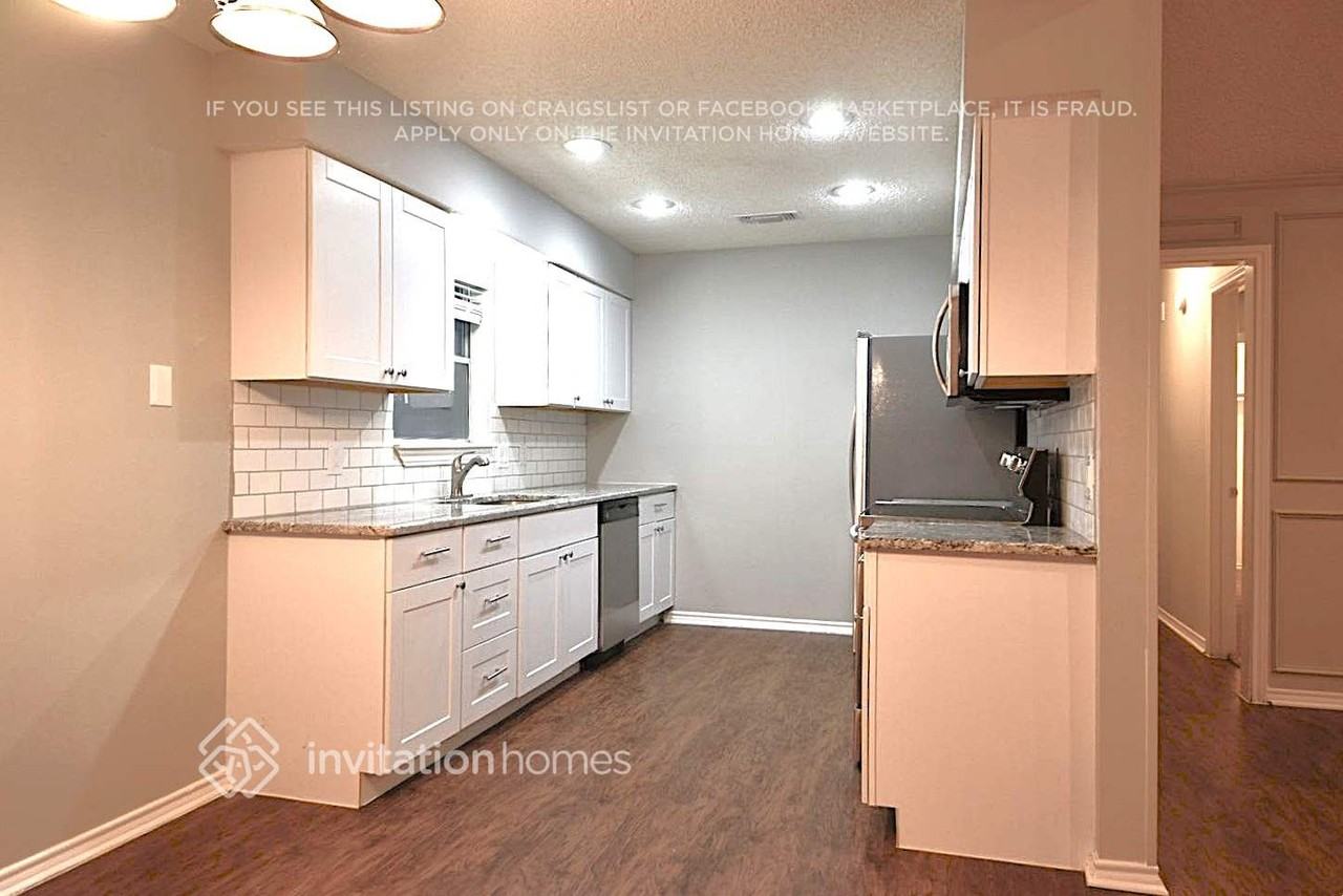 3908 Helmsford Dr - Photo 5 of 18