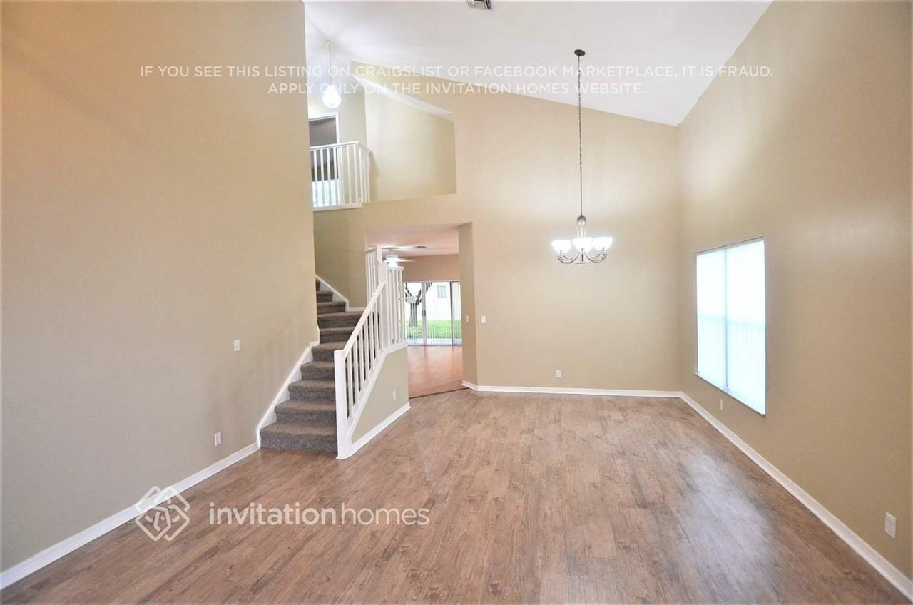 21919 Philmont Ct - Photo 3 of 22
