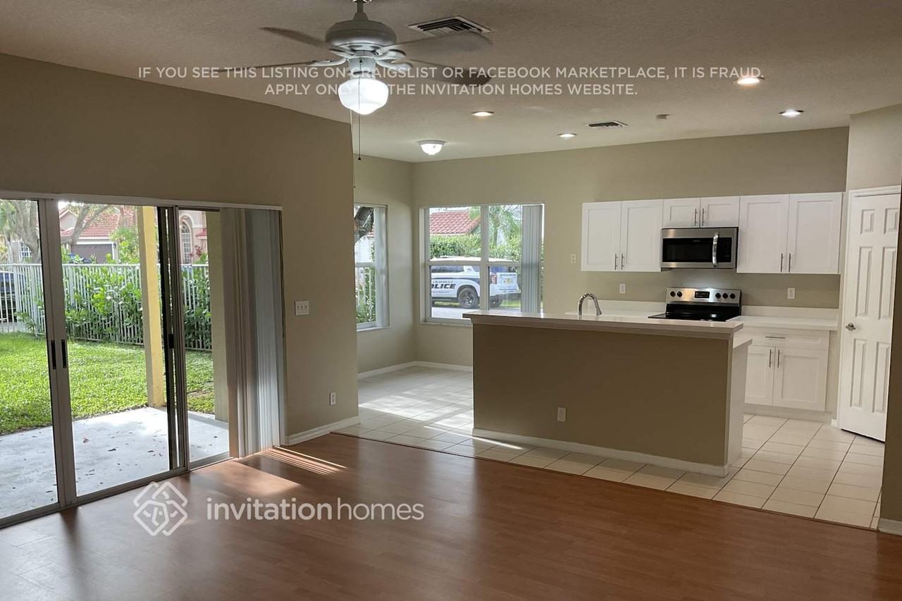 21919 Philmont Ct - Photo 4 of 22
