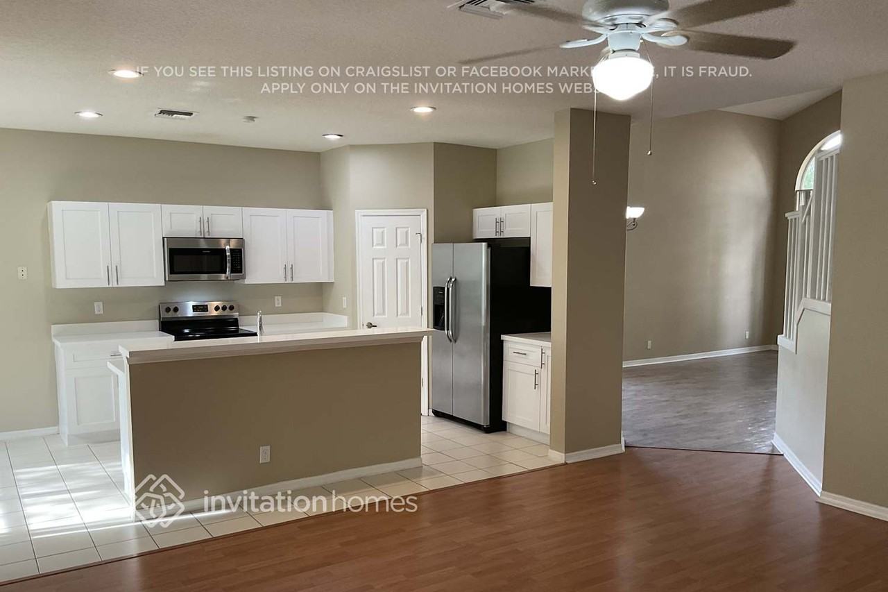 21919 Philmont Ct - Photo 5 of 22