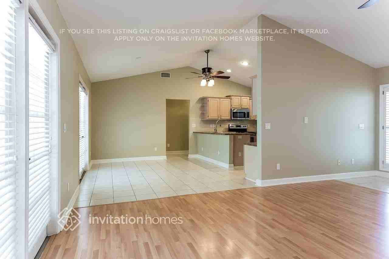 13740 Cromer Ct - Photo 6 of 21