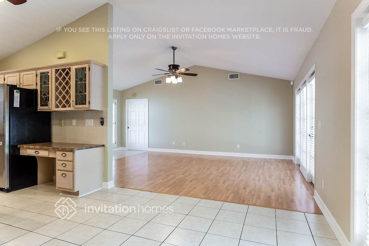 13740 Cromer Ct - Photo 7 of 21