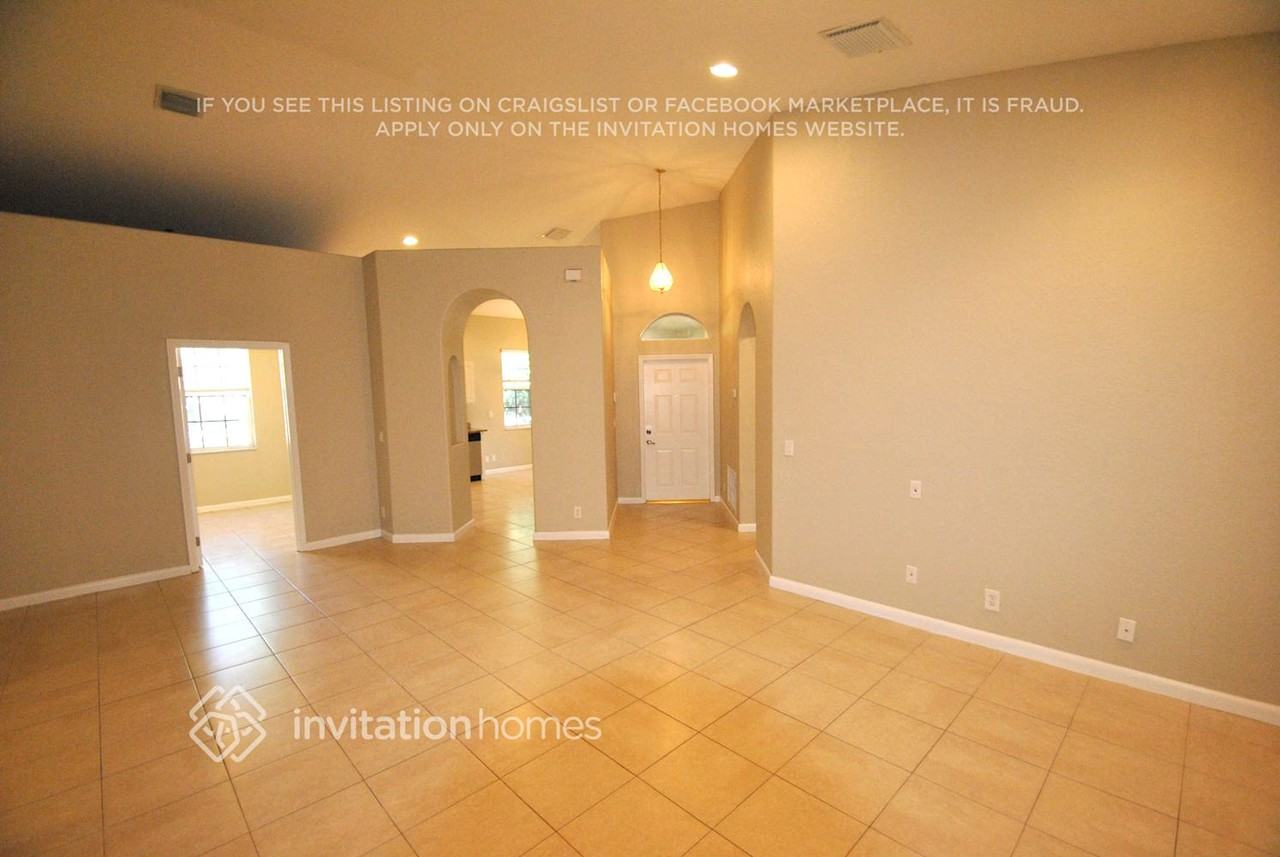 2448 Sandy Cay - Photo 2 of 13