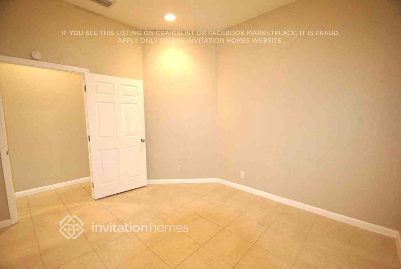 2448 Sandy Cay - Photo 3 of 13