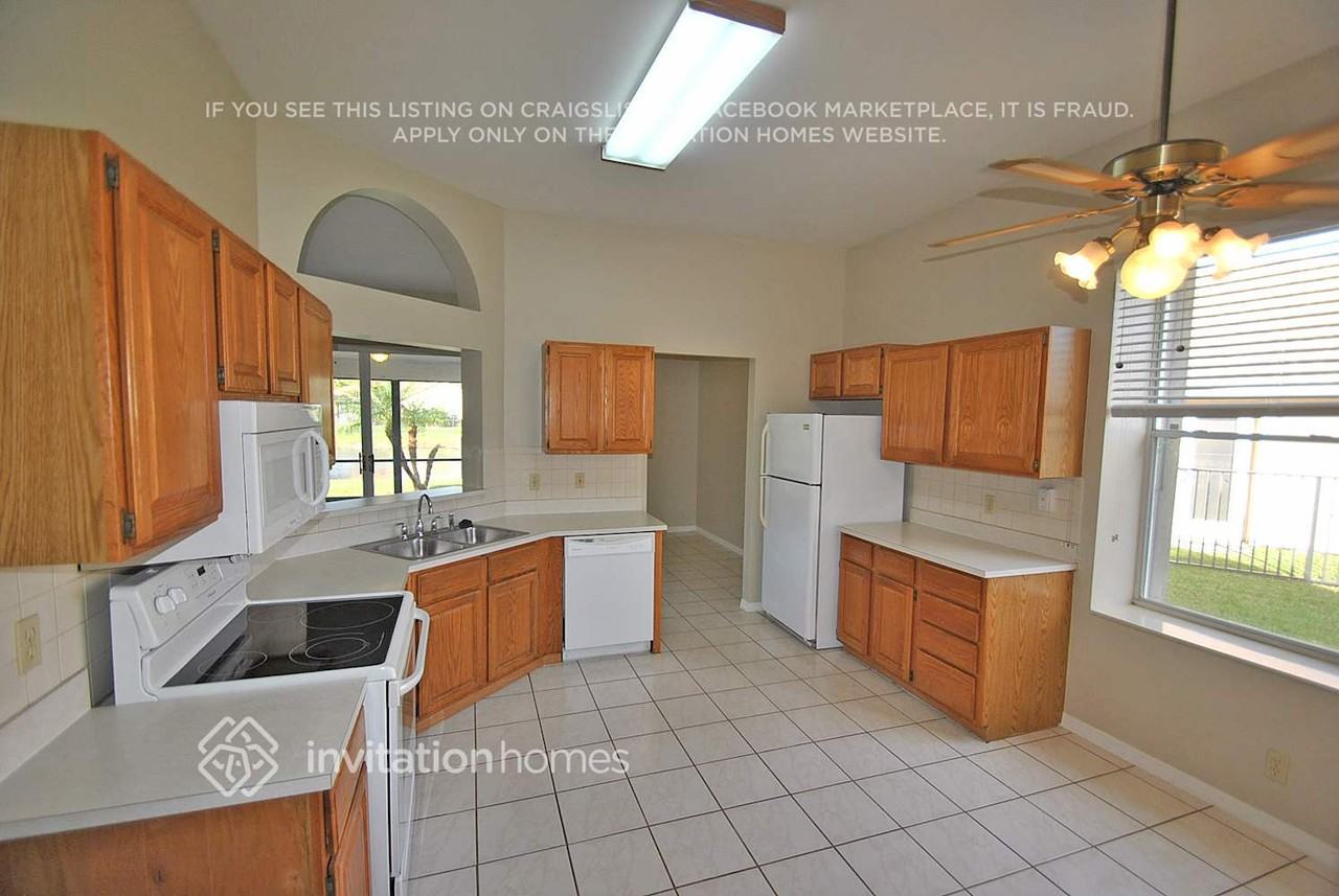3754 Woods Walk Blvd - Photo 4 of 12