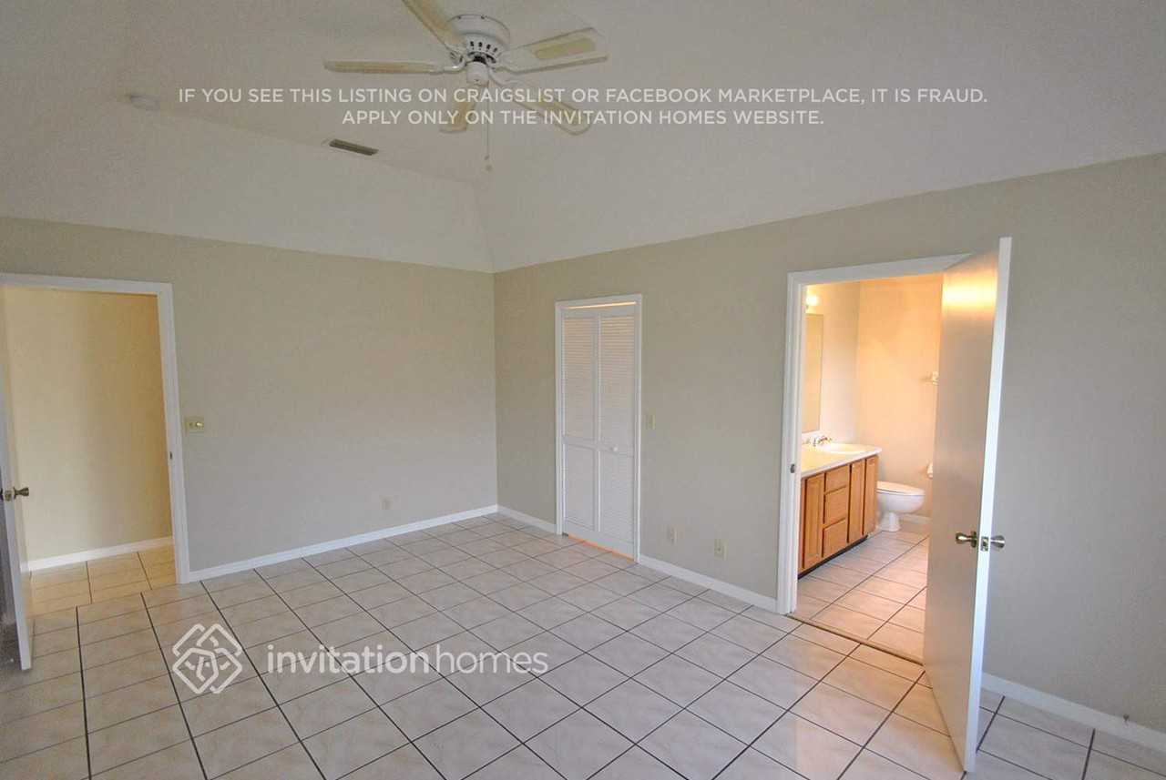 3754 Woods Walk Blvd - Photo 7 of 12